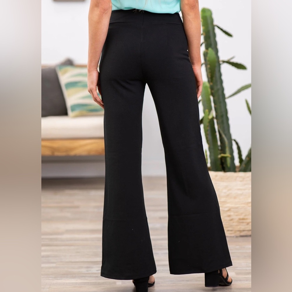 NWT PrettyLittleThing black low-rise tailored front detailed trousers